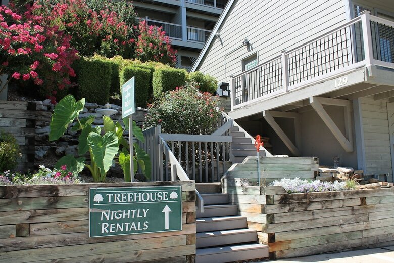 Treehouse Condominiums