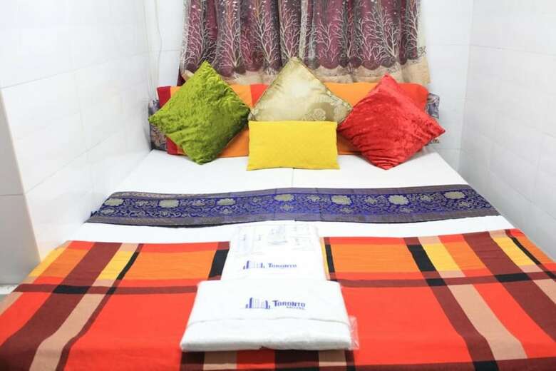Hostal Kamal Deluxe Hotel