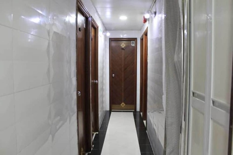 Hostal Kamal Deluxe Hotel