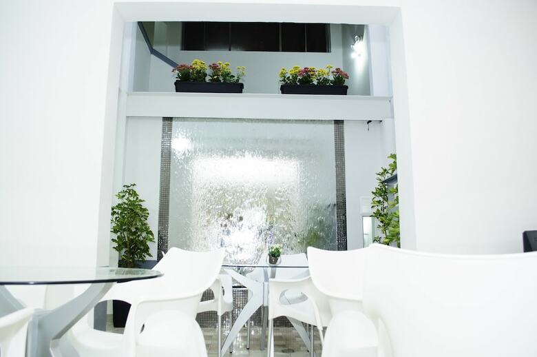 Hostal Lleras Calle 8