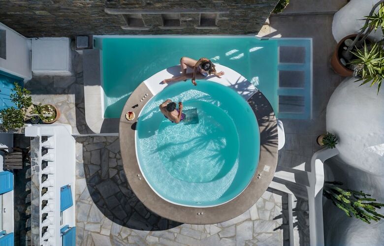 Carbonaki Hotel
