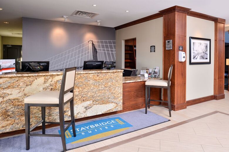 Hotel Staybridge Suites Rochester - Commerce Dr Nw