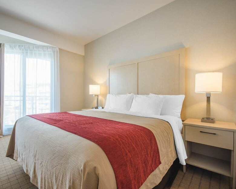 Hotel Comfort Inn & Suites