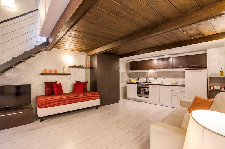 Tritone Top House