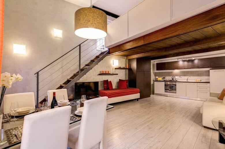 Tritone Top House