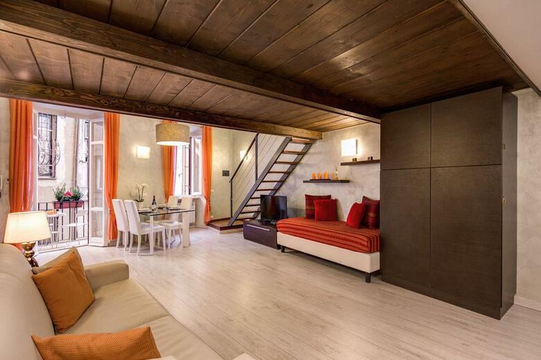 Tritone Top House