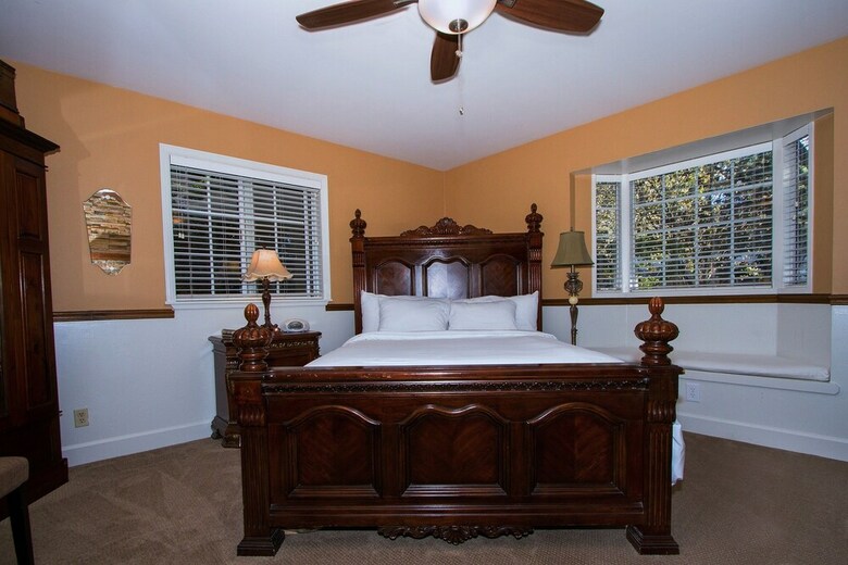 J Patrick House Bed And Breakfast Inn