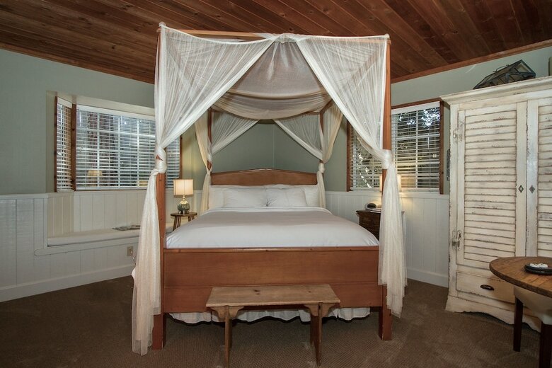 J Patrick House Bed And Breakfast Inn