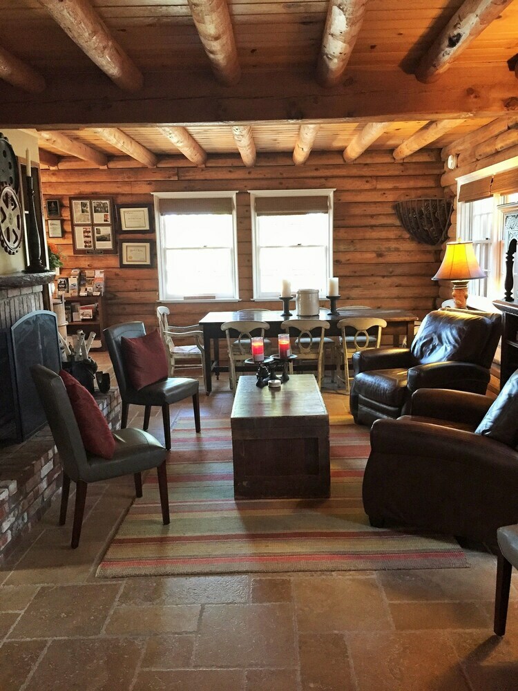 J Patrick House Bed And Breakfast Inn