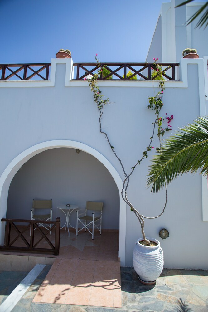 Hotel Maistros Village