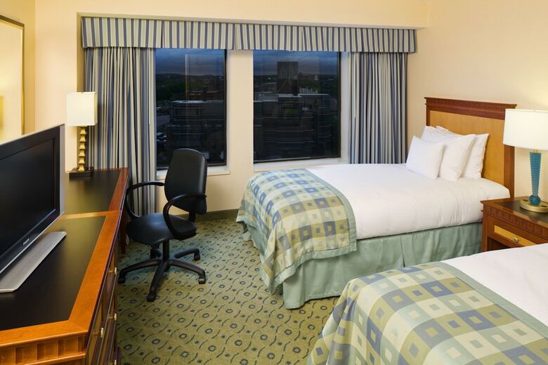 Doubletree Suites By Hilton Hotel Boston - Cambridge