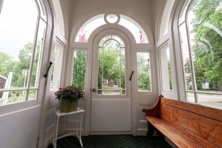 Bed & Breakfast Stone Maiden Inn