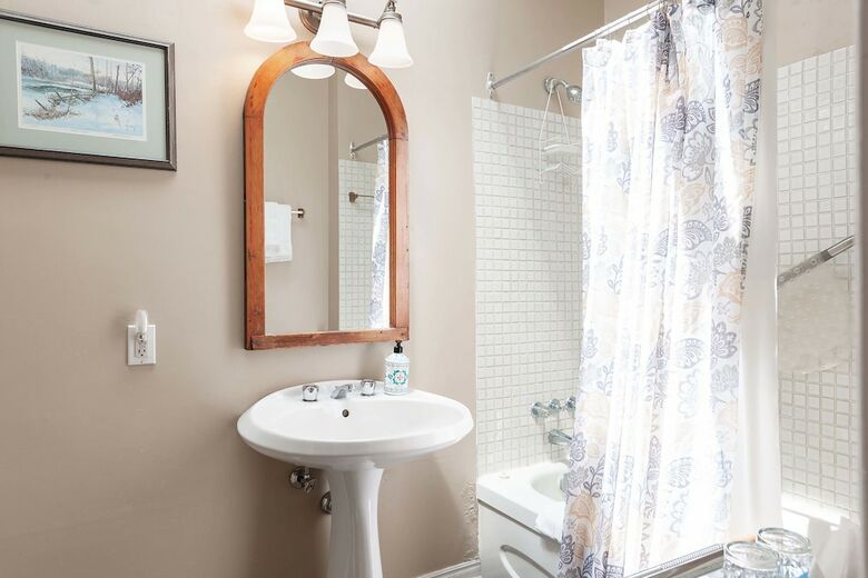 Bed & Breakfast Stone Maiden Inn