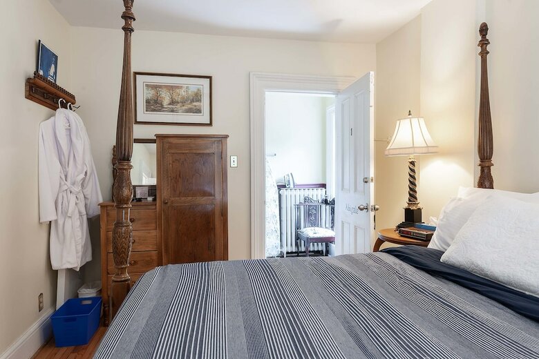 Bed & Breakfast Stone Maiden Inn