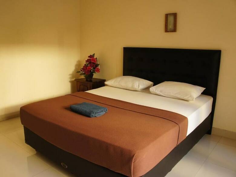 Hotel Waringin Home Stay