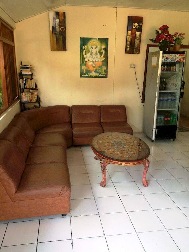 Hotel Waringin Home Stay