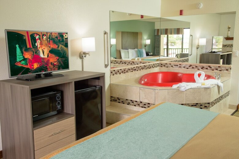 Hotel Pigeon River Inn