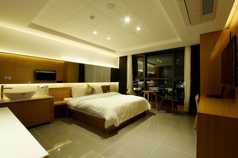 R.lee Suite Hotel Songdo