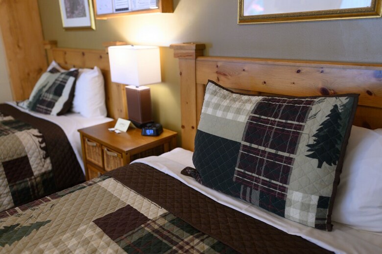 Hotel Forest Motel & Woodland Retreat