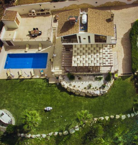 Kallinousa Beach Villa