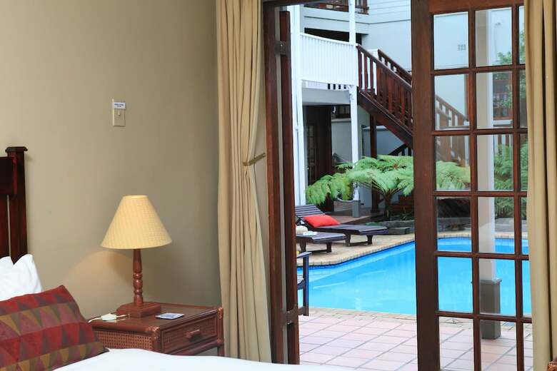 Hotel Loerie Guest Lodge