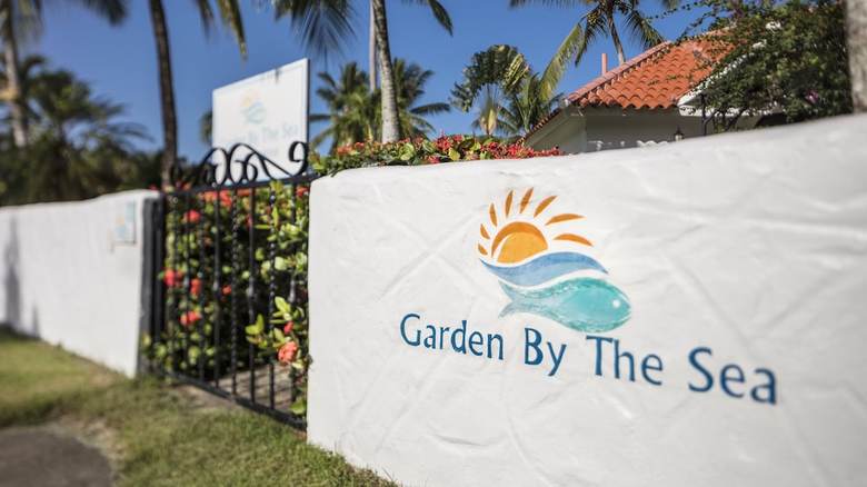 Bed & Breakfast Garden By The Sea
