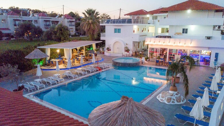 Hotel Tinas Plus - Ex Tinas Studios
