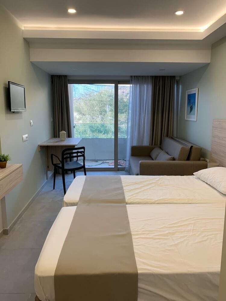 Aparthotel Pals Studios Pefkos