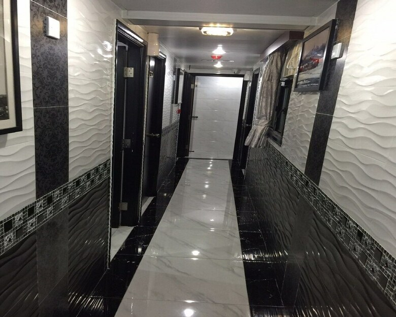 Hotel Skylark