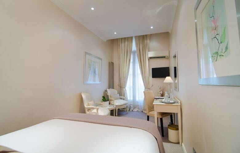Beaufort Hotel
