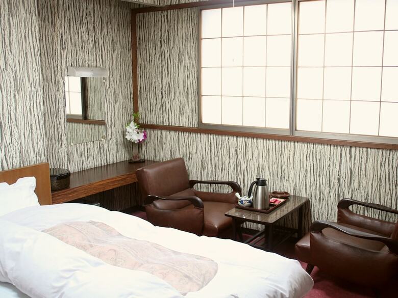 Riverside Hotel Shoei