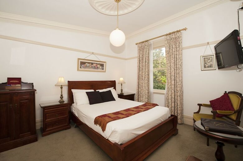 Cobb & Co Court Boutique Hotel