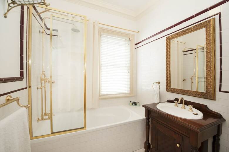 Cobb & Co Court Boutique Hotel