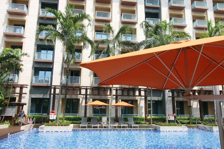 Resorts World Sentosa - Festive Hotel