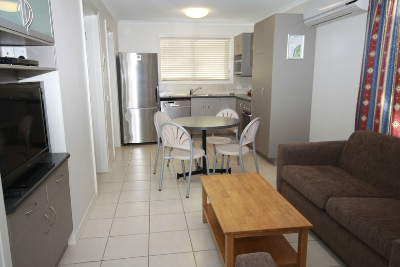 Cabana Brisbane Gateway Resort