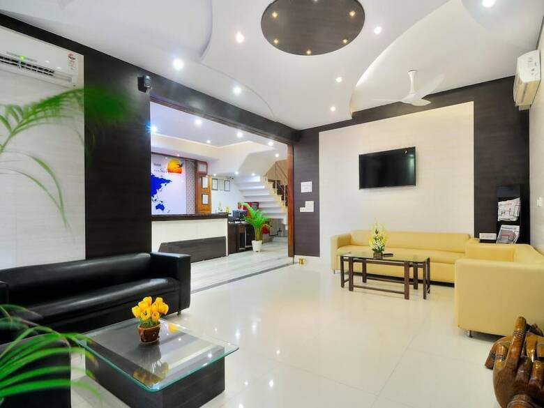 Hotel Sky Rich International