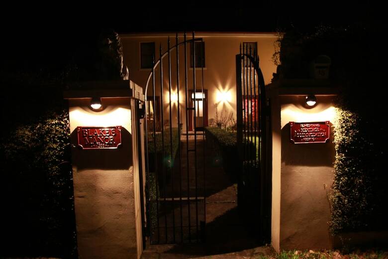 Apartamentos Blakes Manor Self Contained Heritage Accommodation