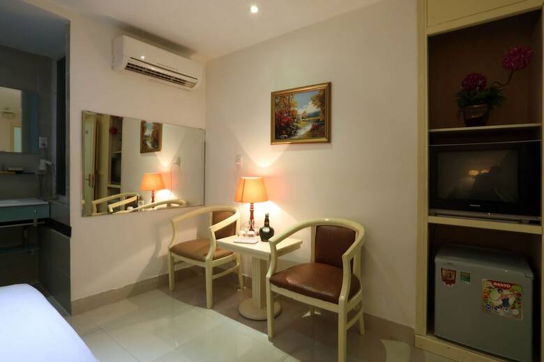 Aha Thanh Long Tan Hotel
