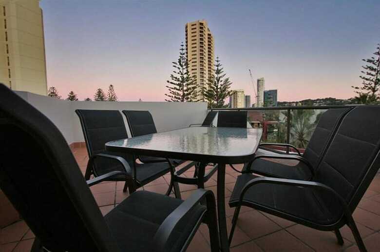 Burleigh On The Beach Holiday Apartments