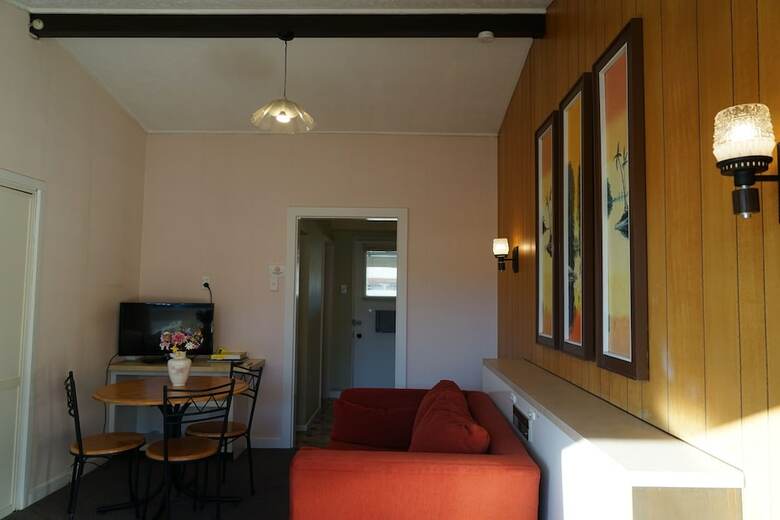Tui Lodge Motel