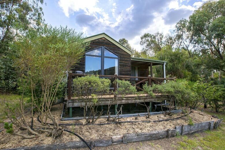 Wisteria Cottage And Cabins