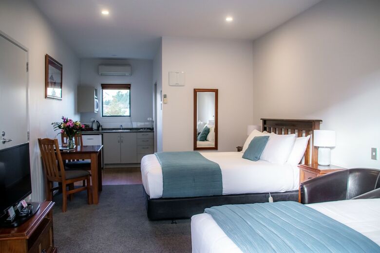 Carrick Lodge Motel