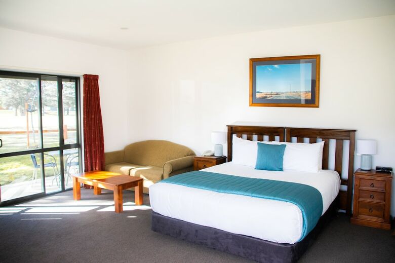 Carrick Lodge Motel