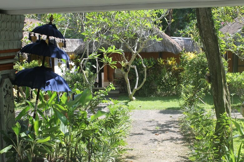 Anom Beach Hotel