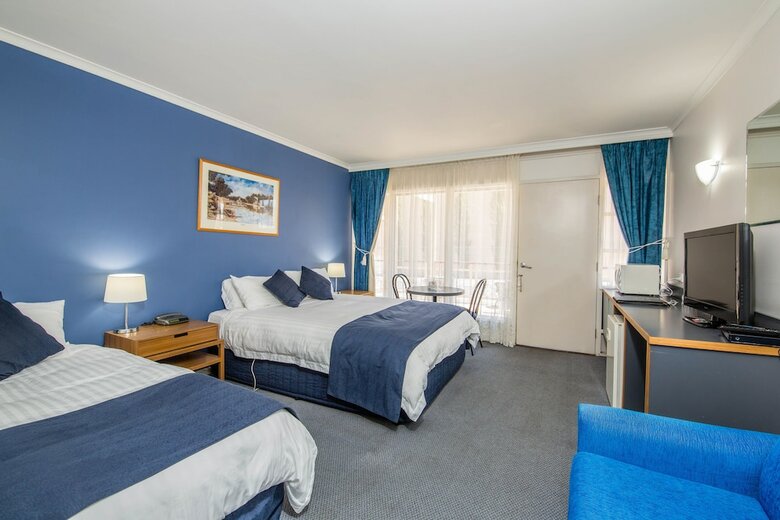 Mas Country Riverboat Lodge Motor Inn