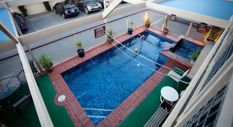 Mas Country Riverboat Lodge Motor Inn