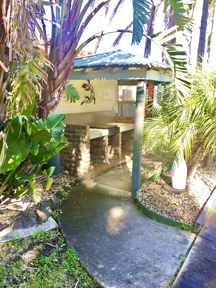Sandbar Motel