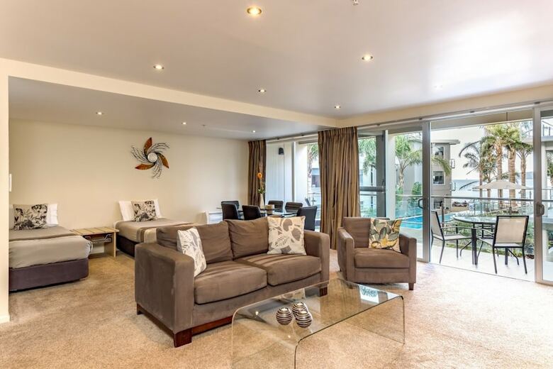 Edgewater Palms Apartments
