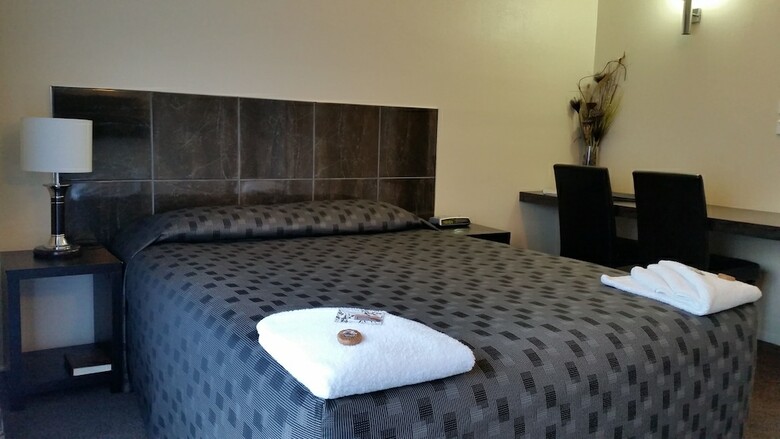 Hotel Admirals Motor Inn