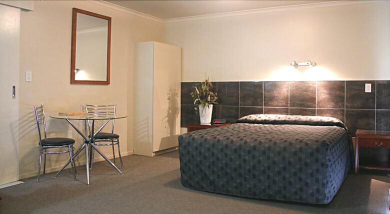Hotel Admirals Motor Inn